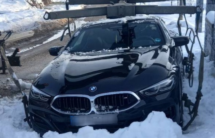 BMW za kojim je raspisana Interpolova potjernica oduzet u Omarskoj