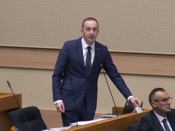 Kako je Karan zamrzavao imovinu zločinaca Karadžića i Mladića