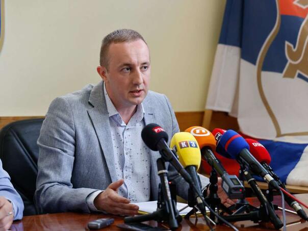 Bodiroga: Nakaradni režim gura RS u ambis