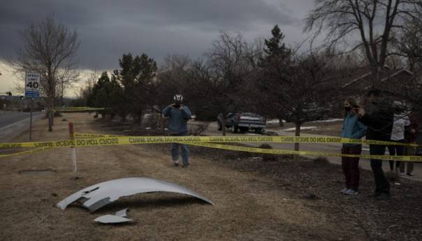 Boeing 777 sigurno sletio u Denver nakon kvara motora