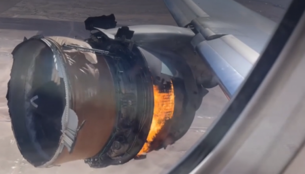 Boeing preporučio prizemljenje aviona 777 nakon nesreće u Denveru