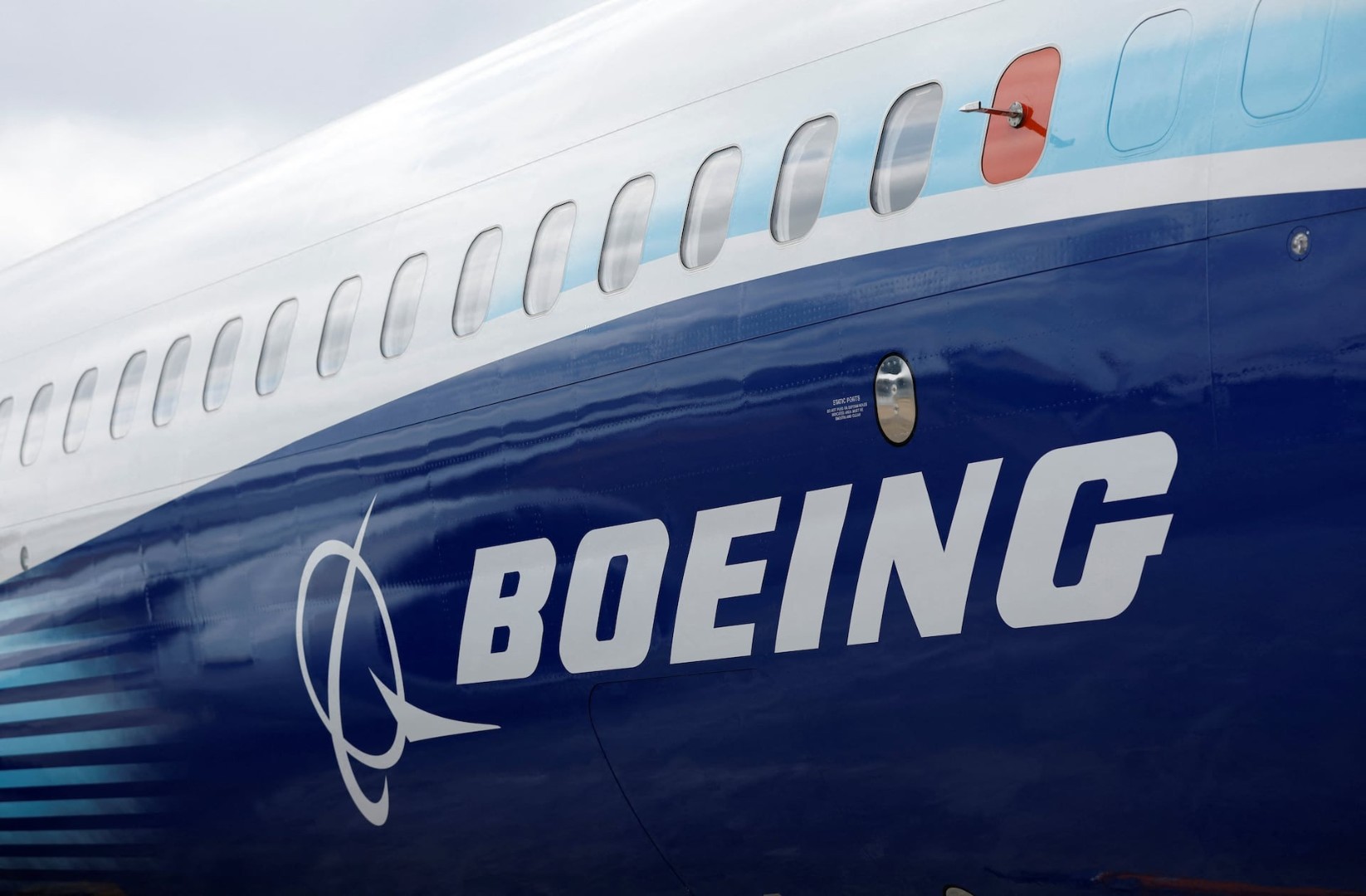 Boeing se suočava sa kaznom od 487 miliona dolara zbog prevare