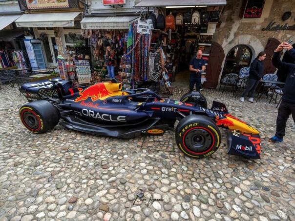 Bolid Formule 1 nakon Sarajeva stigao i u Mostar