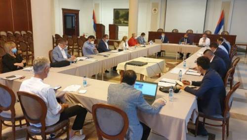 Bolnice u RS raspolažu dovoljnom količinom medicinske i zaštitne opreme