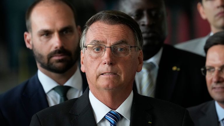 Bolsonaro prekinuo šutnju nakon dva dana ali nije priznao poraz na predsjedničkim izborima