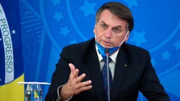 Bolsonaro prijetio novinaru da će ga "odalamiti po gubici"