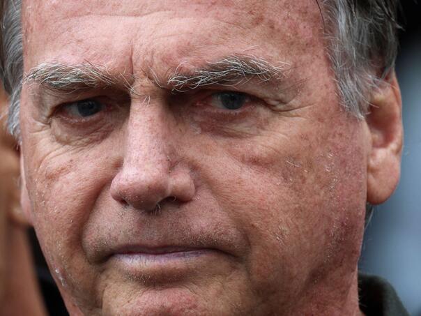 Bolsonaro skinuo nanogicu zbog "paranoje"