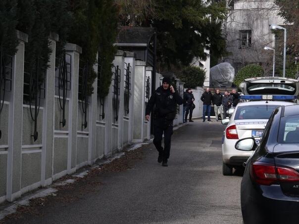 Bomba "greškom" bačena na kuću Zdravka Čolića, evo ko je bio meta