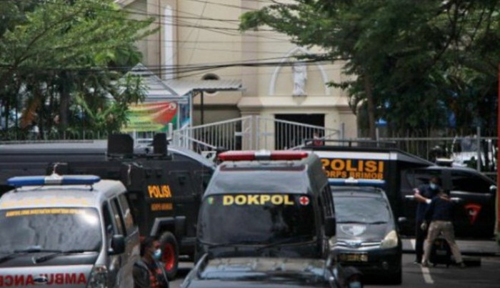 Bombaški napad ispred crkve u Indoneziji, povrijeđeno 14 osoba