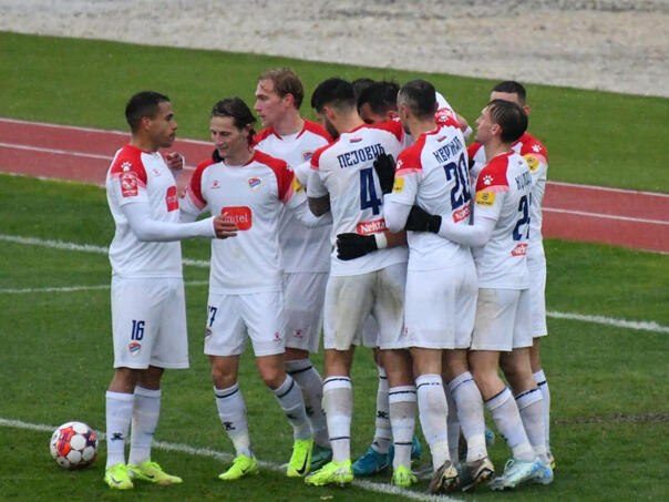 Borcu ubjedljivo najmanje kartona, na čak osam utakmica imao igrača više