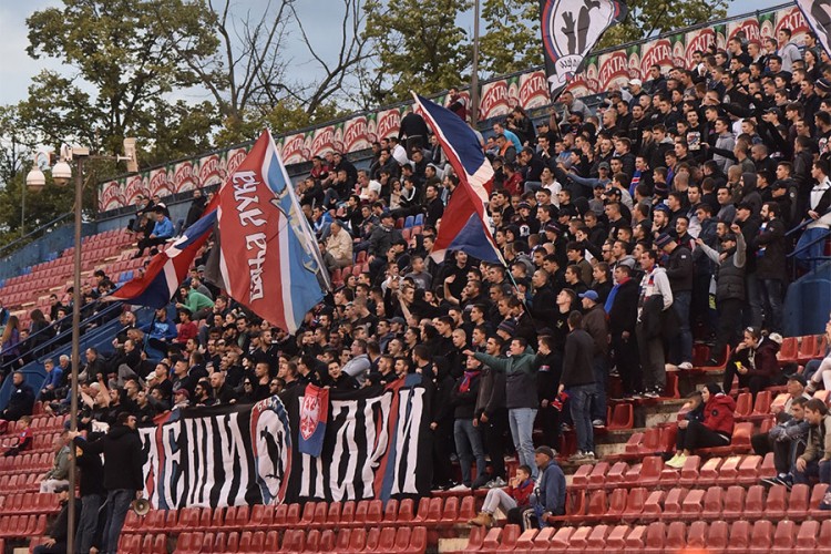 Borac po titulu uz podršku navijača
