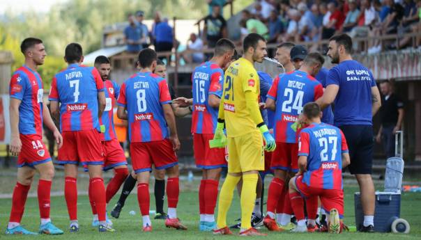 Navijači Borca skandirali zločincu Mladiću