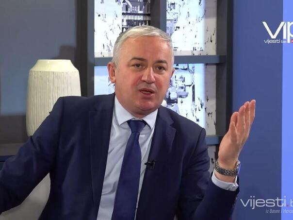 Borenović: Alal vera - javno galame, a tajno priznaju Sud BiH