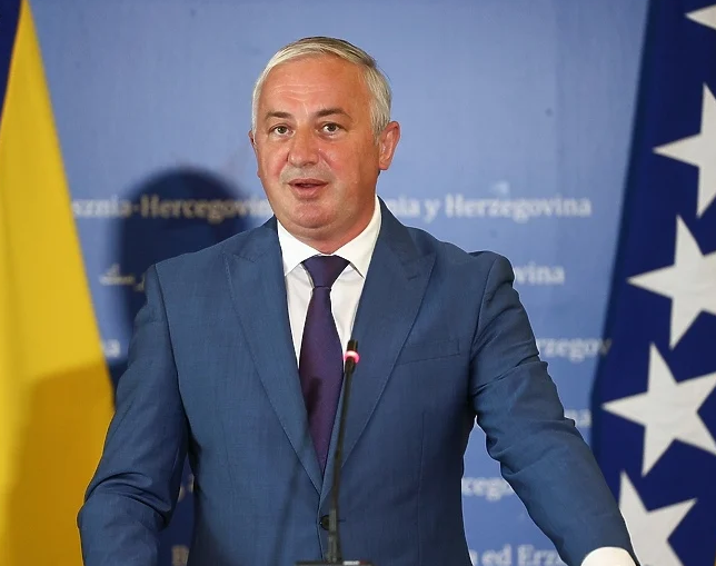 Borenović: Dodikov drugar Schmidt je pokriće za pravljenje tenzija