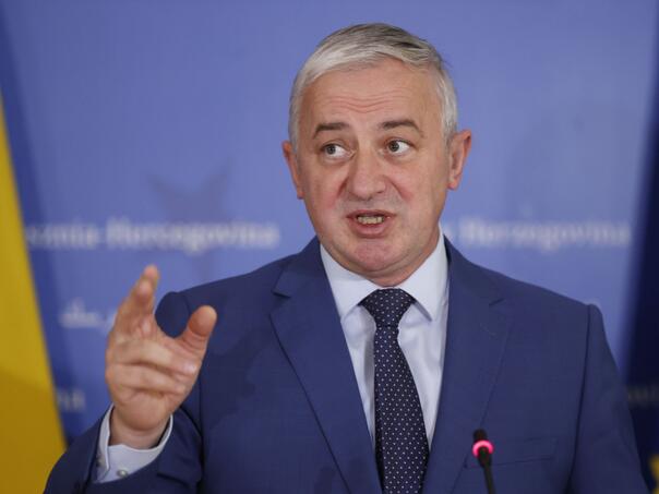 Borenović: Homologacija se 15 godina dodjeljuje jednoj privatnoj firmi