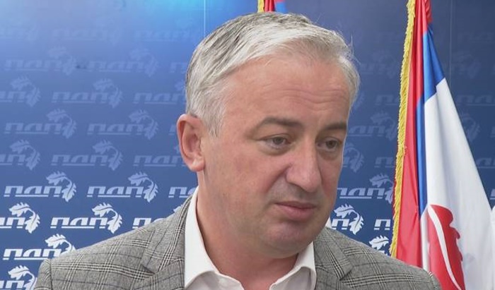 Borenović: Kakav krah, Mile se ponizno vraća