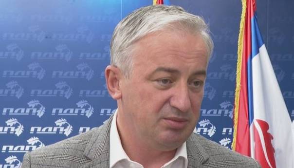 Borenović: Kakav krah, Mile se ponizno vraća