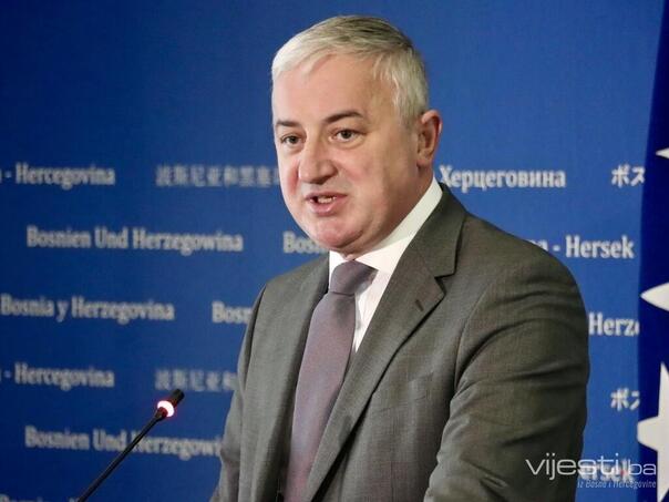 Borenović: Dodikove gluposti i izmišljotine, migranti bježe od nas kao vrag od križa
