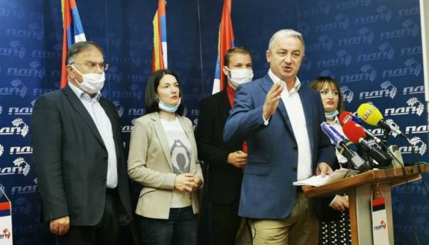 Borenović: Na respiratorima u RS 'opljačkan narodni novac'