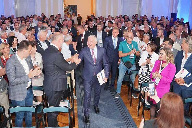 Borenović ostaje na čelu PDP-a, zamjenik Stanivuković