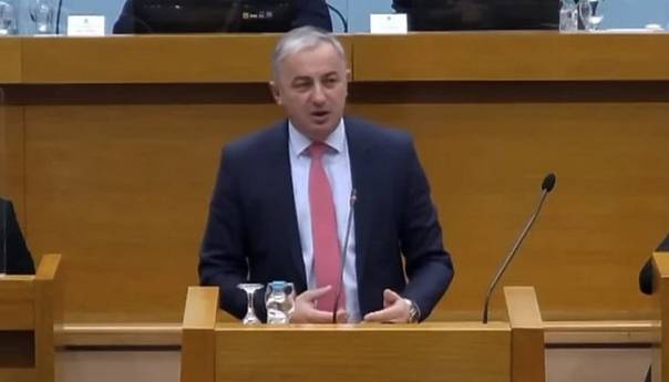 Borenović: Palite vatru, pa sad podvijate glavu i vraćate se u Sarajevo