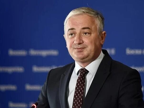 Borenović: Poražavajuće što se neki političari još protive promjenama