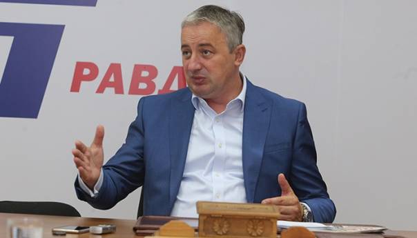 Borenović poručio Dodiku da "nije srpski bježati"