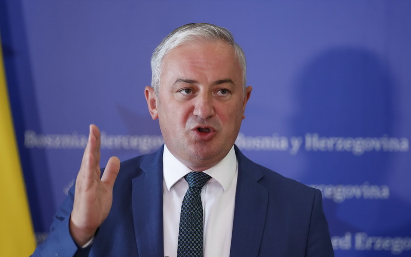 Borenović: Pritiskom na političko Sarajevo osnažiti odluke NSRS