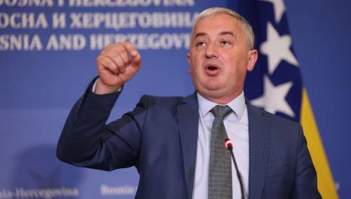 Borenović: SNSD najavio formiranje oružanih snaga RS, a sad jača OSBiH