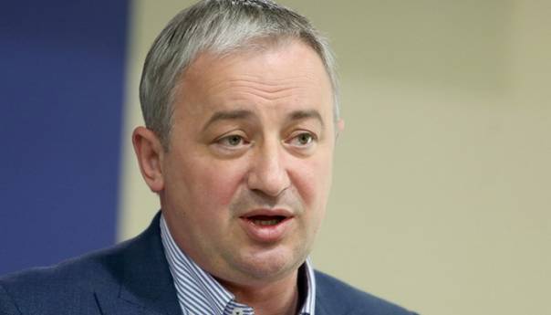 Borenović: SNSD pristupio 'Inzkovom poslaničkom klubu'
