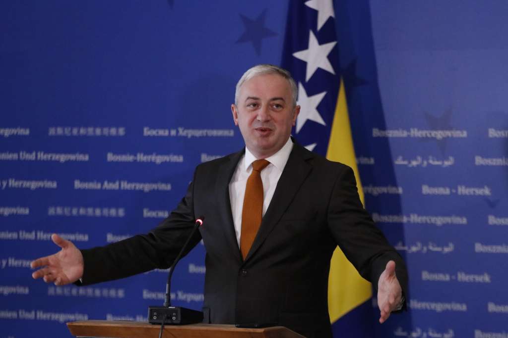 Borenović: Svaka nametnuta odluka predstavlja šamar za domaće institucije