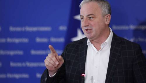 Borenović: Ukinuti akcize na gorivo i smanjiti PDV na osnovne životne namirnice