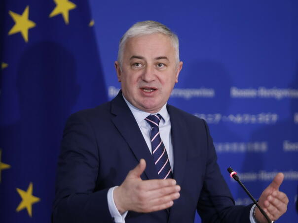 Borenović žestoko Dodiku: Sveli ste RS na jednu petinu!