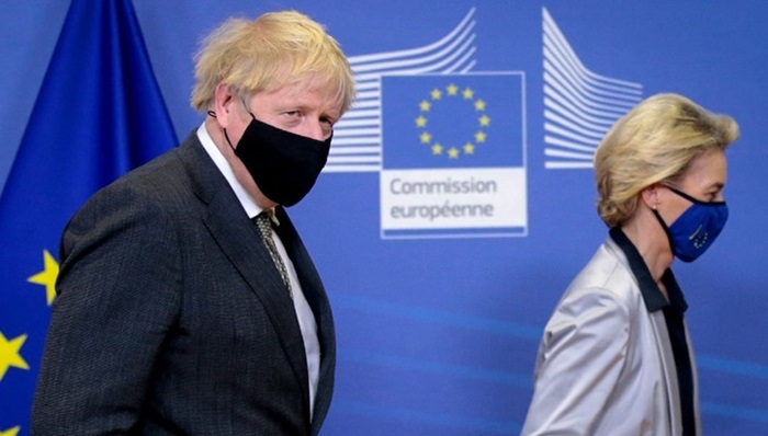 Boris Johnson jako zabrinut zbog mogućeg ograničenja vakcina