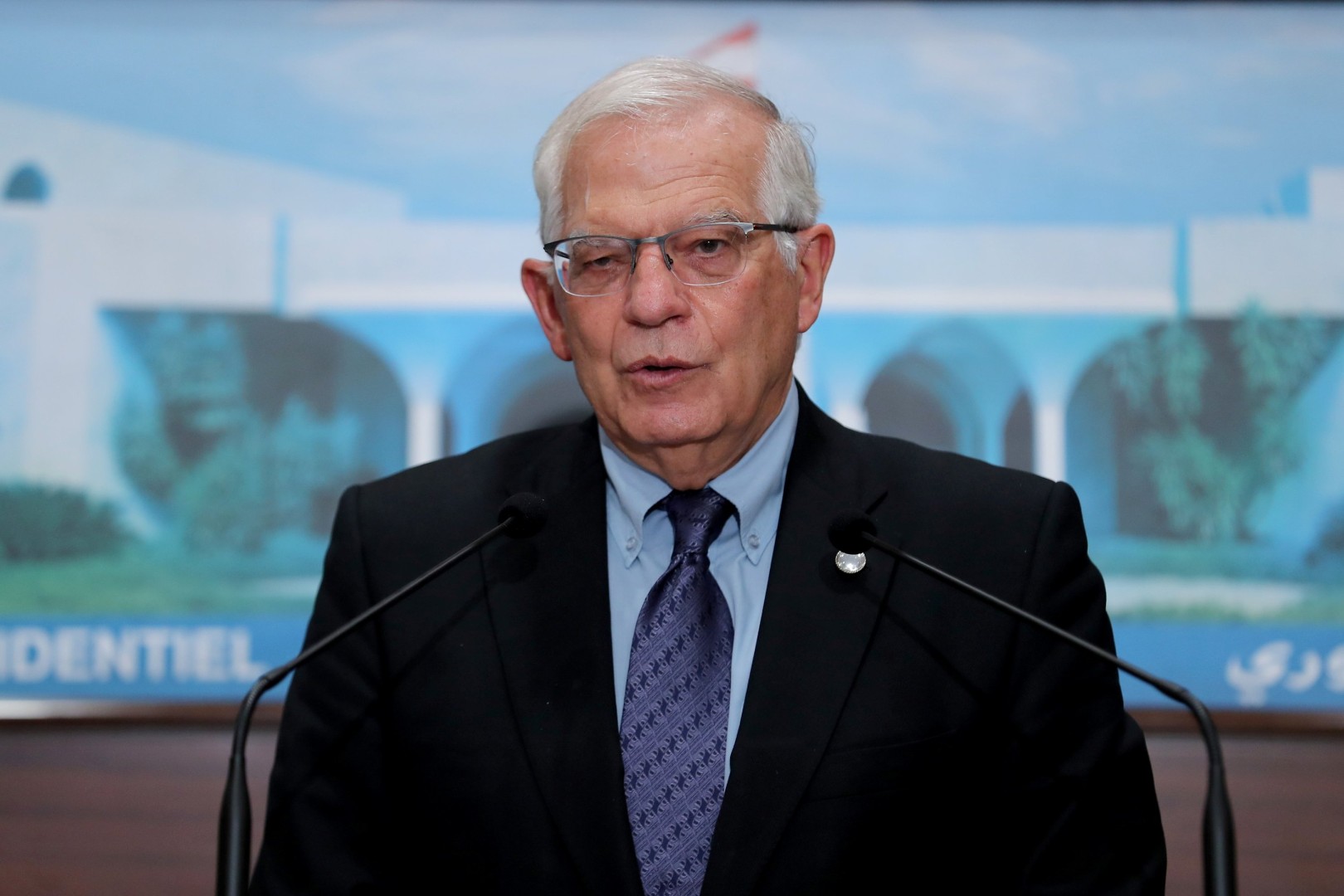 Borrell: EU zasad ne planira povući porodice diplomata iz Ukrajine