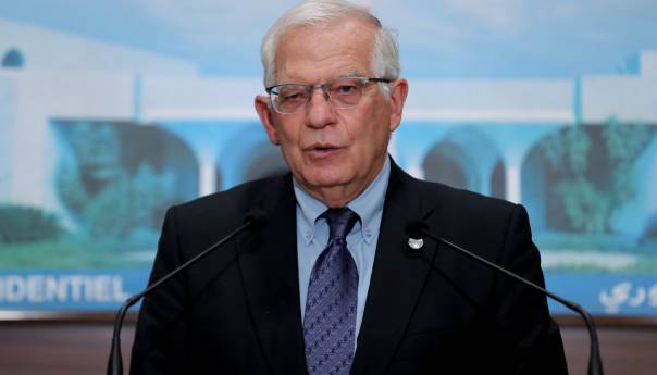 Borrell: EU zasad ne planira povući porodice diplomata iz Ukrajine