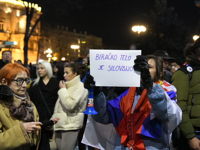 Borrell i Varhelyi upozorili Srbiju zbog izvještaja o nepravilnosti na izborima
