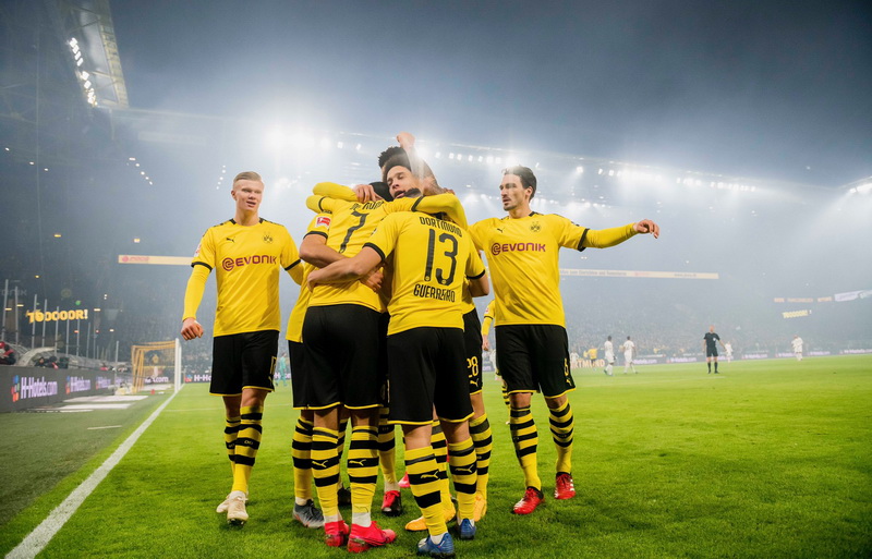 Borussia Dortmund potopila Eintracht i stigla na bod od Bayerna