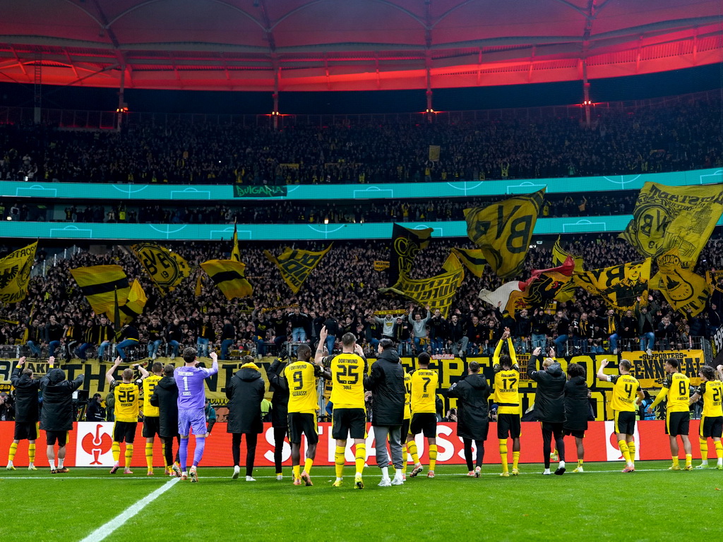 Borussija prošla Eintracht nakon penala, Wolfsburg iznenađujuće poražen