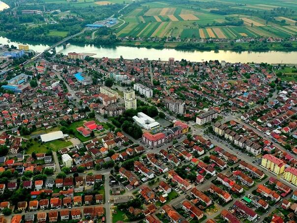 Bos. Gradiška: Supruga pretukla muža i ostavila ga ispred Doma zdravlja