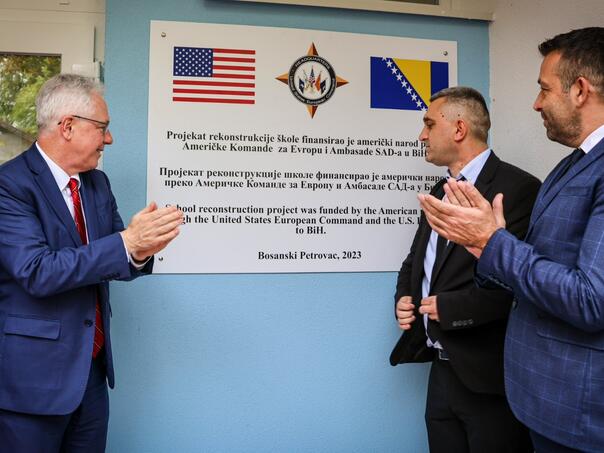 Bosanski Petrovac: Djeca iz oba entiteta uče zajedno za svijetlu budućnost BiH