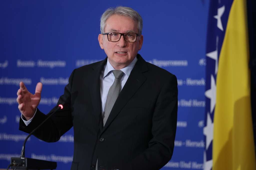 Bosić: Dodik koristi priču o otcjepljenju kao zaštitu od optužbi za pranje novca