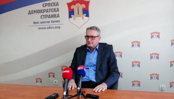 Bosić: Ko ne poštuje odluke Predsjedništva, sam se isključio iz stranke