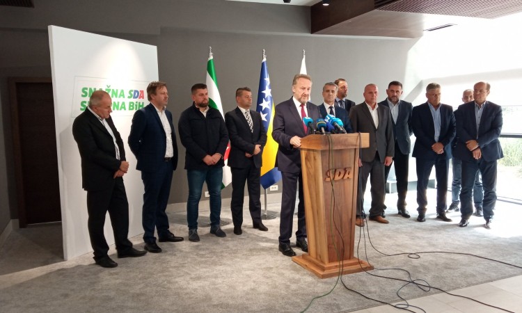 Bošnjaci iz RS s Izetbegovićem: Nema kalkulacije oko zajedničke liste