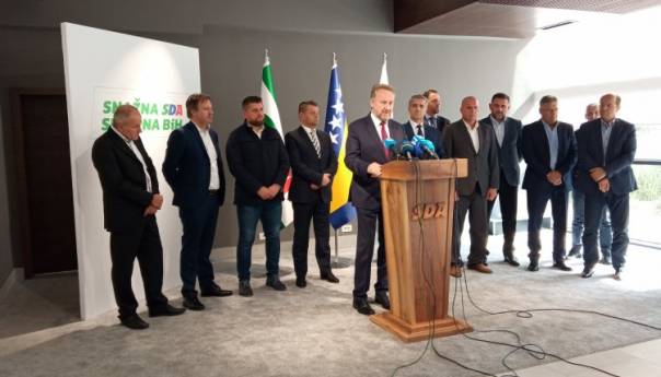 Bošnjaci iz RS s Izetbegovićem: Nema kalkulacije oko zajedničke liste