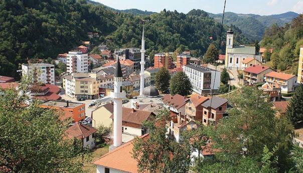 Bošnjaci u Srebrenici: Zaustavite okupaciju iz Srbije, upitni izbori