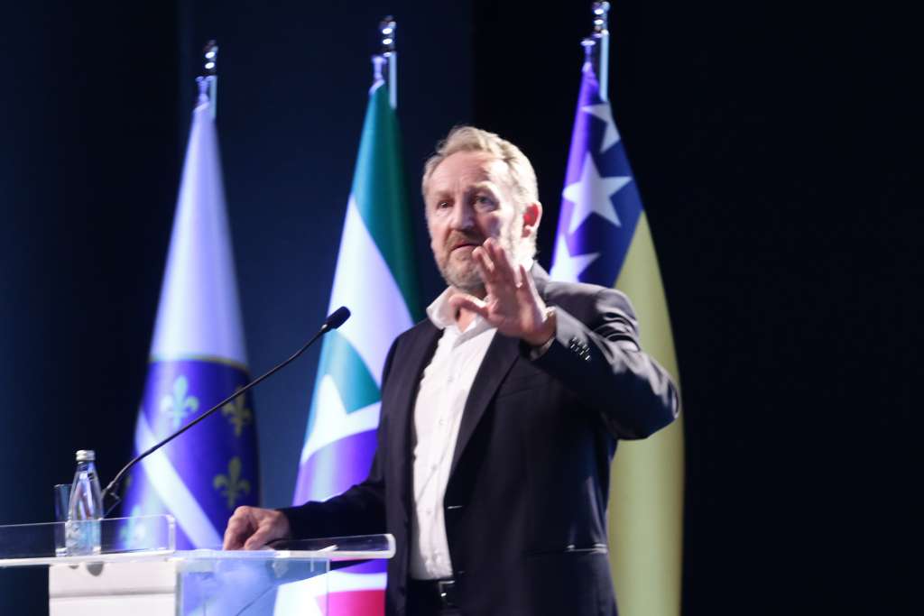 Bošnjacima se ne može naređivati, susjedi da nas poštuju