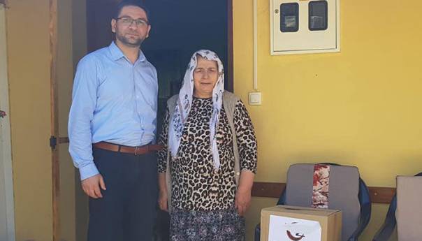 Bošnjacima u Istočnoj Hercegovini 250 prehrambenih paketa od Merhameta Švedske