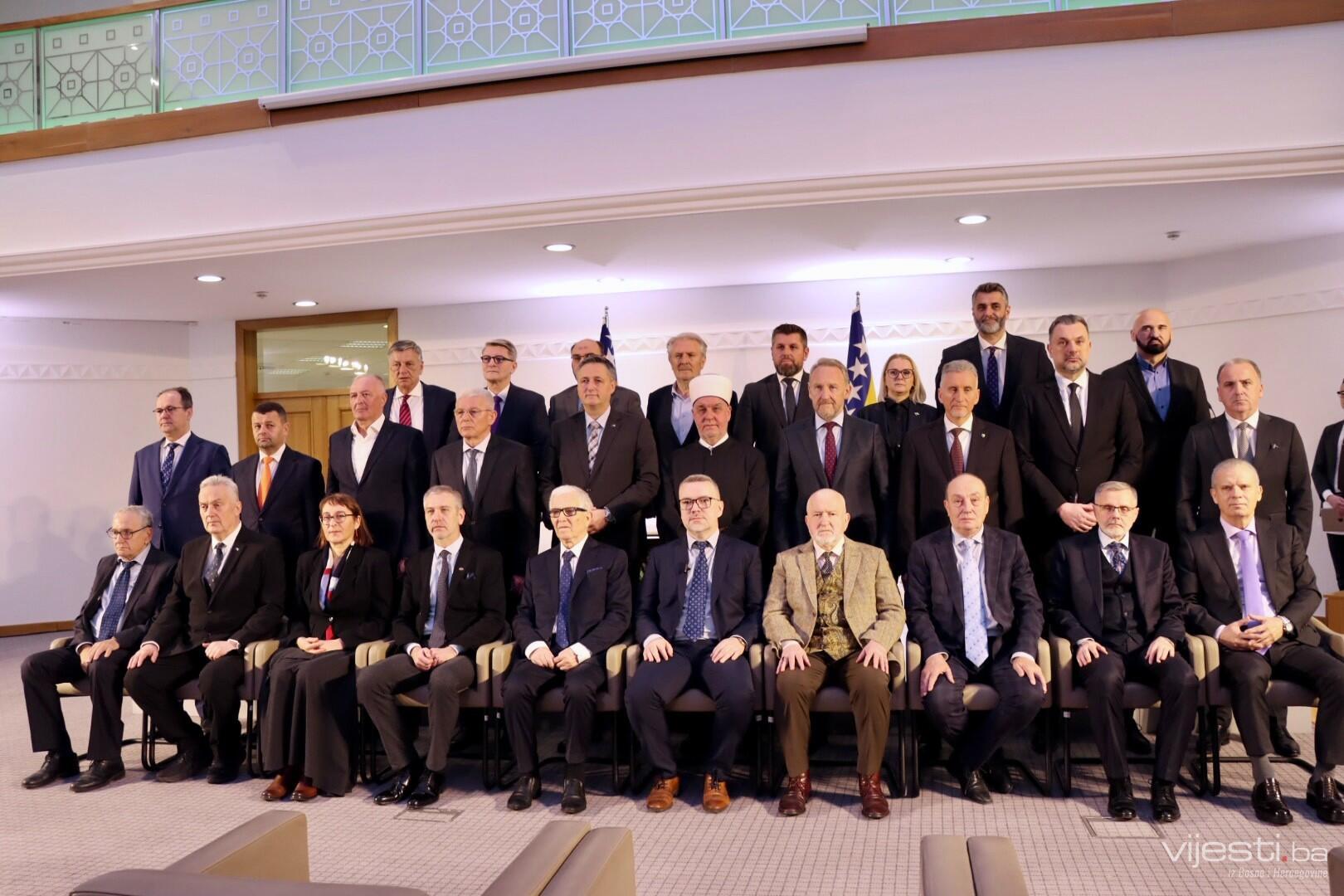 Bošnjački lideri jedinstveni: Ne mržnji i lažima o Bošnjacima i BiH!