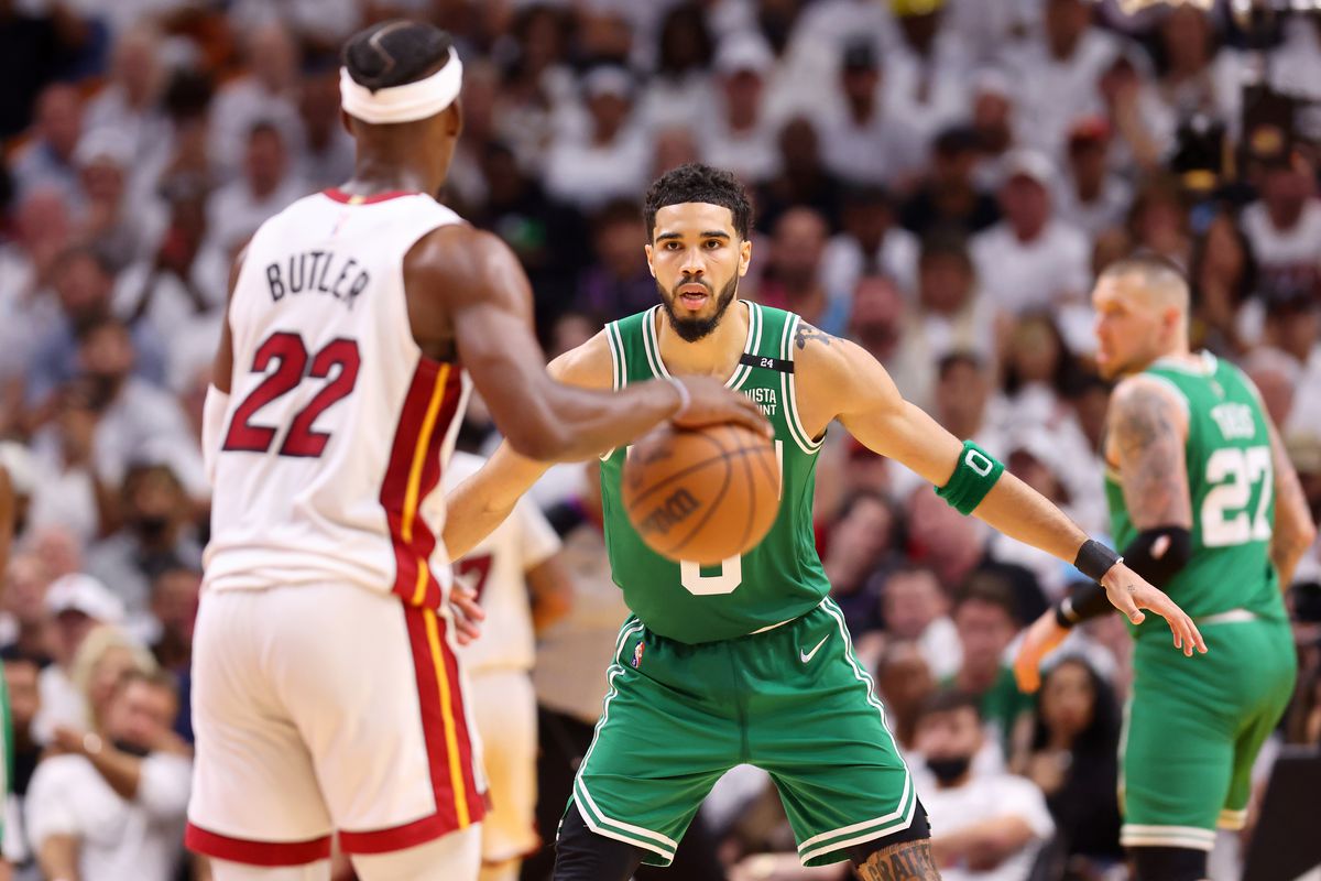 Boston deklasirao Miami i izjednačio finalnu seriju istoka na 1:1